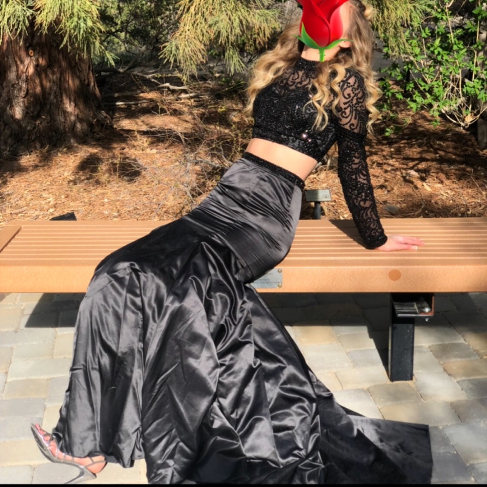 Sherri Hill size 2 black mermaid prom dress